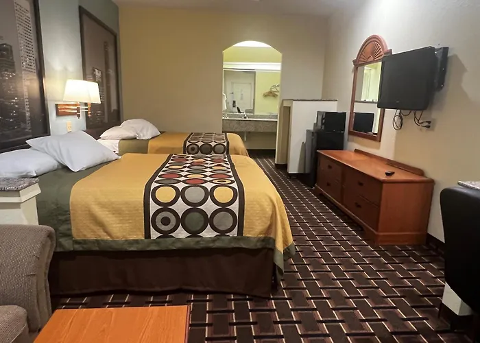 Super 8 By Wyndham Stafford Sugarland Area