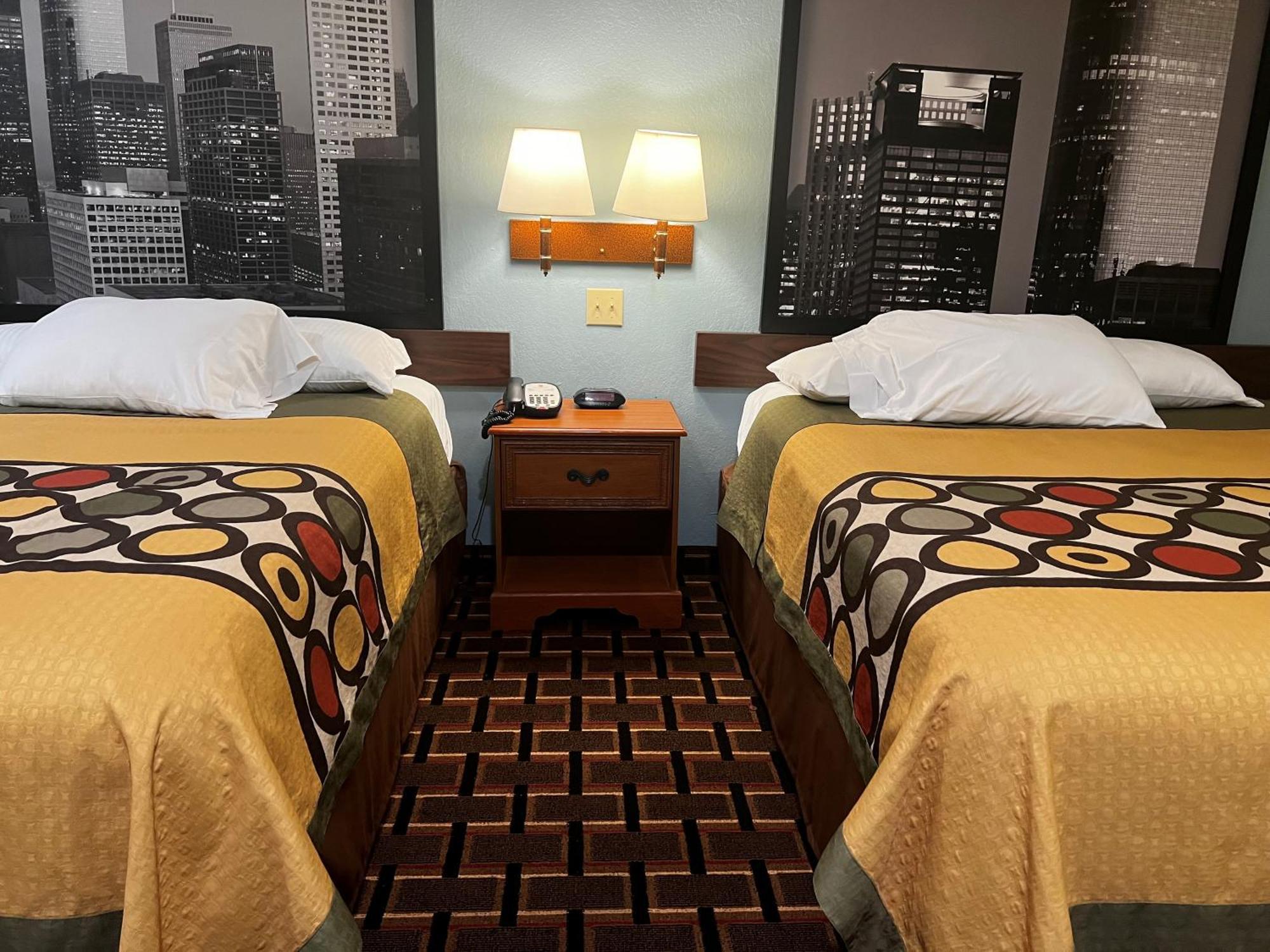 Hotel Super 8 By Wyndham Sugarland Area 2*